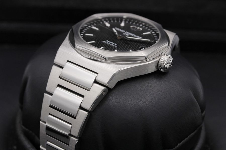 Girard Perregaux Laureato 81010-11-634-11A